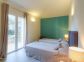 Gite &agrave; Porto Vecchio, Corse du Sud, labelis&eacute; G&icirc;tes de France : la chambre avec les lits simples