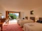 Gite &agrave; Figari, Le Sud Corse, en Corse du Sud, labellis&eacute; Gites de France : la chambre avec les 3 lits simples