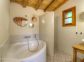 Gite à Sollacaro, Grand Valinco, Corse du Sud, labellisé Gites de France : la salle de bain privative de la première chambre Gite à Sollacaro, Grand Valinco, Corse du Sud, labellisé Gites de France : la salle de bain privative de la première chambre