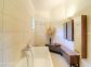 Gite &agrave; Porto Vecchio, Corse du Sud, labelis&eacute; G&icirc;tes de France : la salle de bain