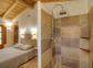 G&icirc;te &agrave; Sollacaro, le Grand Valinco, Corse-du-Sud, labellis&eacute; G&icirc;tes de France : la salle d'eau de la chambre 1