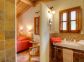 G&icirc;te &agrave; Sollacaro, le Grand Valinco, Corse-du-Sud, labellis&eacute; G&icirc;tes de France : la salle d'eau de la chambre 2