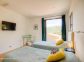G&icirc;te &agrave; Monticello, Balagne, Haute-Corse, labellis&eacute; G&icirc;tes de France : une chambre de l'&eacute;tage avec sa salle d'eau privative