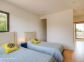 G&icirc;te &agrave; Monticello, Balagne, Haute-Corse, labellis&eacute; G&icirc;tes de France : une chambre de l'&eacute;tage avec sa salle d'eau privative