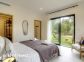 Gite à Sainte Lucie de Porto-Vecchio, Corse du Sud, Labellisé Gîtes de France : la chambre avec dressing et salle d'eau Gite à Sainte Lucie de Porto-Vecchio, Corse du Sud, Labellisé Gîtes de France : la chambre avec dressing et salle d'eau