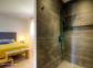 Gîte à Speloncato, Balagne, Haute-Corse, labellisé Gîtes de France : chambre avec sa salle d'eau privative Gîte à Speloncato, Balagne, Haute-Corse, labellisé Gîtes de France : chambre avec sa salle d'eau privative