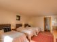 Gite &agrave; Figari, Le Sud Corse, en Corse du Sud, labellis&eacute; Gites de France : la chambre avec les 3 lits simples