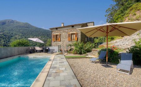 Ferienhaus Nr.59531 Ortale - Corse - G&icirc;te &agrave; Ortale, C&ocirc;te orientale, Haute-Corse, labellis&eacute; G&icirc;tes de France : la piscine et le g&icirc;te